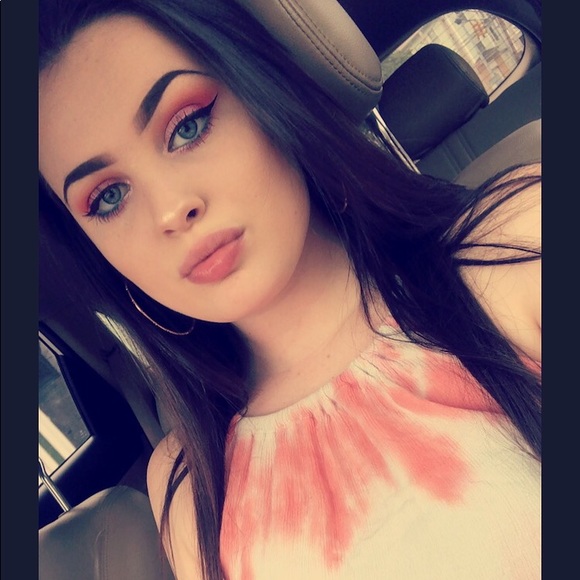 Meet your Posher, Katelyn - Picture 1 of 1